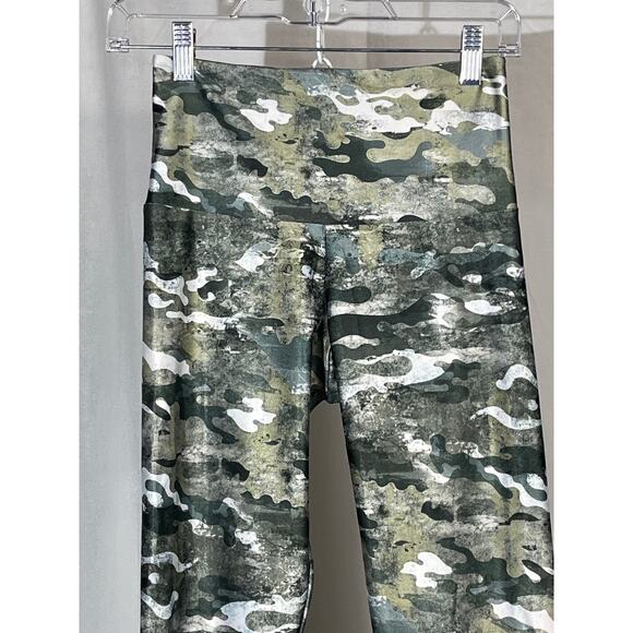 Onzie High Rise Marble Camo Leggings. - Picture 6 of 10